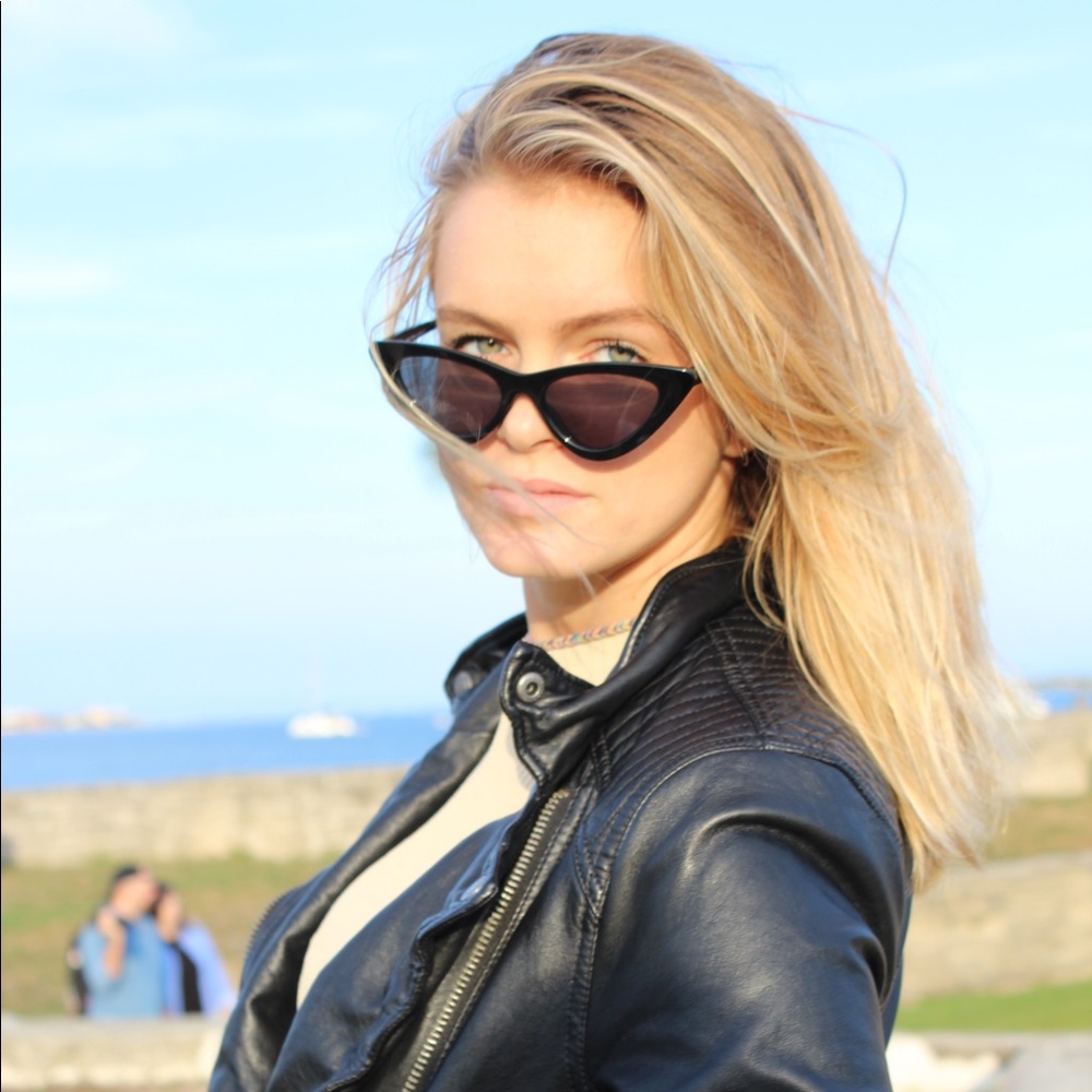 Meet your Posher, Caroline